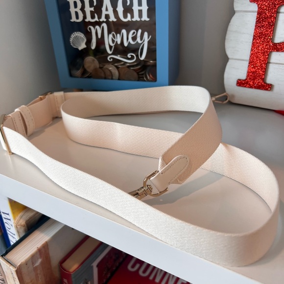 Kate Spade White Leather Snoopy Tote with Black Graphic - Picture 9 of 9